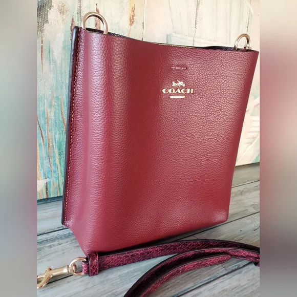 Coach Mollie Bucket Bag 22 Wine/Gold Crossbody Bag NWOT - Picture 3 of 14